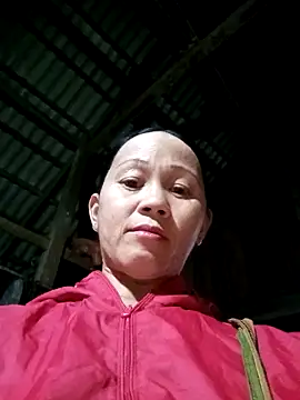 Snapshot of MaiHoa69 chatting on 10.22.25 MaiHoa69 online show from 10.22.25