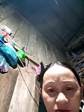 Snapshot of MaiHoa69 chatting on 10.24.25 MaiHoa69 online show from 10.24.25