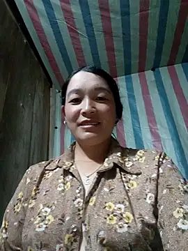 Snapshot of Bliss_rose chatting on 10.04.25 Bliss rose online show from 10.04.25