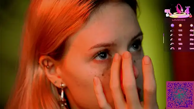 Snapshot of Nelly_Carroll chatting on 09.30.25 Nelly Carroll online show from 09.30.25