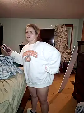 JuicyExxxperience online show from 10.30.25