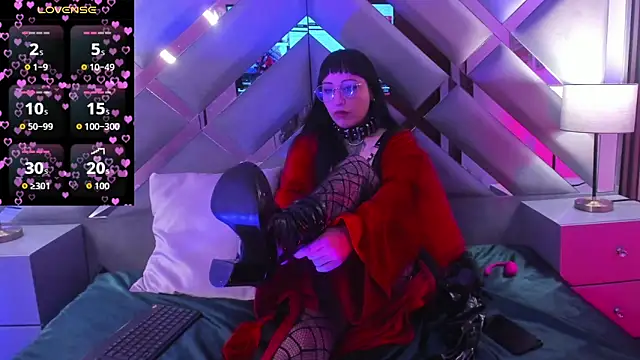 Ravenna666  online show from 12.21.25