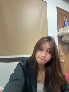 Snapshot of LanySylvia chatting on 10.13.25 LanySylvia online show from 10.13.25