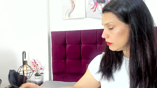 Snapshot of MashaPiink chatting on 09.29.25 MashaPiink online show from 09.29.25