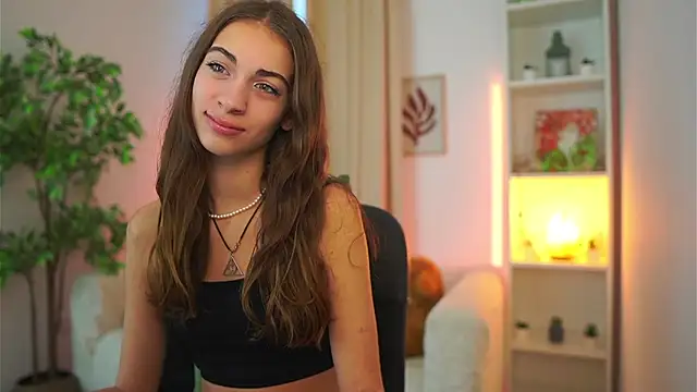 Snapshot of Sophie__Nice chatting on 09.24.25 Sophie  Nice online show from 09.24.25