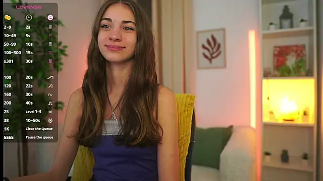Snapshot of Sophie__Nice chatting on 10.15.25 Sophie  Nice online show from 10.15.25
