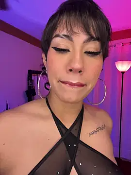 ZahaRose online show from 12.05.25