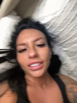 Snapshot of BELLABLACKXUK chatting on 10.18.25 BELLABLACKXUK online show from 10.18.25