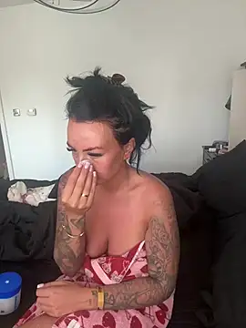 Snapshot of BELLABLACKXUK chatting on 06.28.26 BELLABLACKXUK online show from 06.28.26