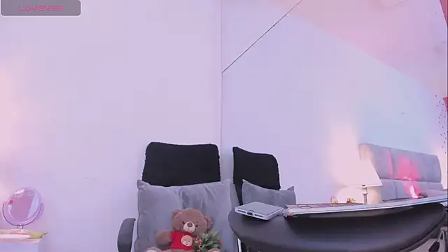 AbbySaennz online show from 09.12.25