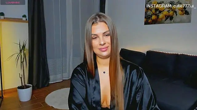 Cutie Lui online show from 11.10.25