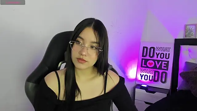 KimGarces online show from 09.18.25