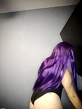 AriNights online show from 10.16.25