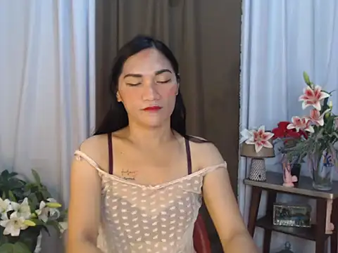 Snapshot of hot_gold69 chatting on 12.13.25 hot gold69 online show from 12.13.25