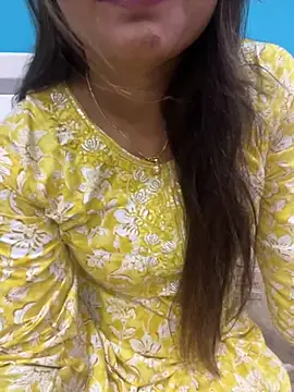 Snapshot of Naughty-Kamini chatting on 10.08.25 Naughty-Kamini online show from 10.08.25