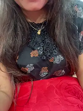 Snapshot of Naughty-Kamini chatting on 10.29.25 Naughty-Kamini online show from 10.29.25