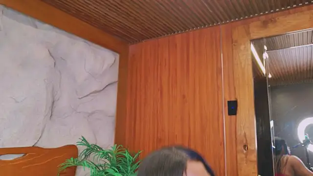 kaylie mitchel online show from 11.01.25