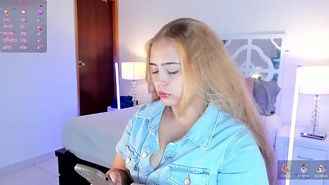 MikaelaStone online show from 12.14.25