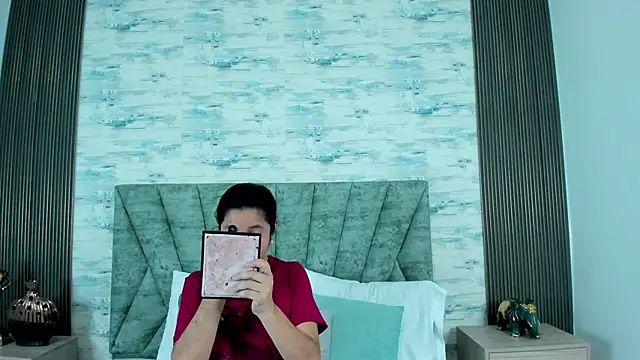 ShanelEvans online show from 10.08.25