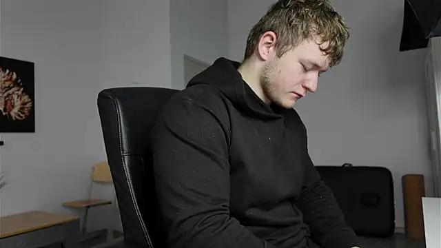 Snapshot of Richard_Dullas chatting on 09.28.25 Richard Dullas online show from 09.28.25