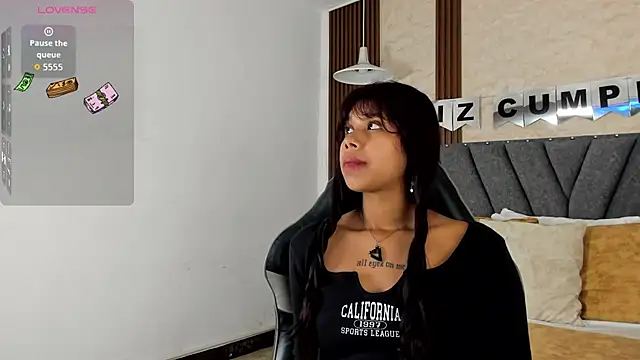  chloe  dupont online show from 09.15.25