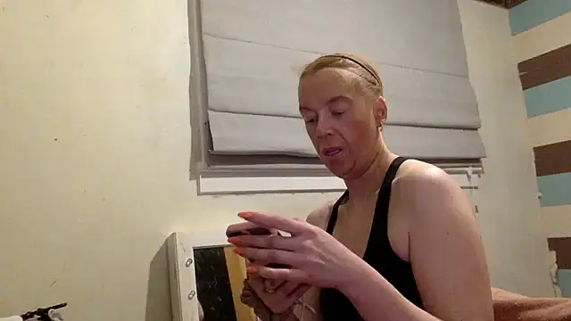 Snapshot of Bellababexox chatting on 04.03.26 Bellababexox online show from 04.03.26