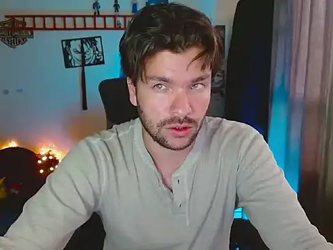 Snapshot of cortelioni_massimo_ chatting on 09.30.25 cortelioni massimo online show from 09.30.25