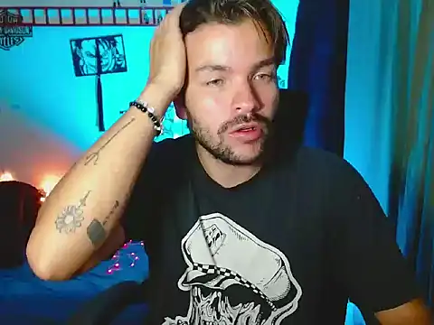 Snapshot of cortelioni_massimo_ chatting on 10.07.25 cortelioni massimo online show from 10.07.25