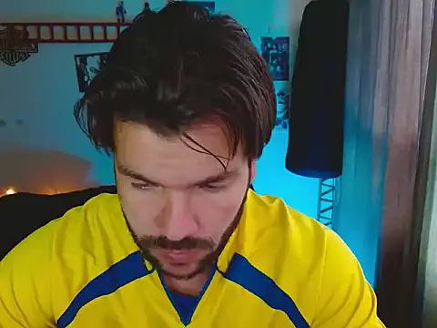 Snapshot of cortelioni_massimo_ chatting on 10.15.25 cortelioni massimo online show from 10.15.25