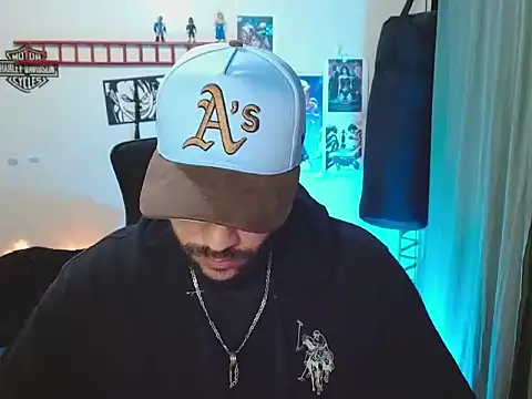 Snapshot of cortelioni_massimo_ chatting on 10.18.25 cortelioni massimo online show from 10.18.25