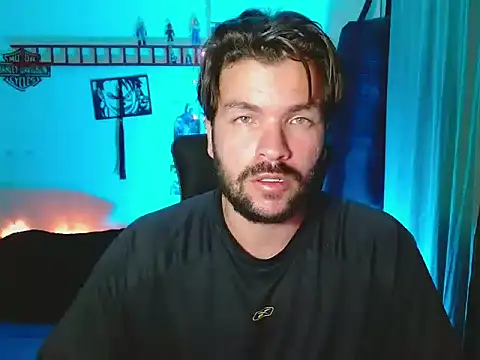 Snapshot of cortelioni_massimo_ chatting on 10.21.25 cortelioni massimo online show from 10.21.25