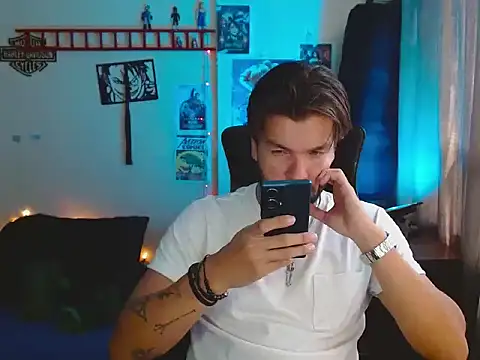 Snapshot of cortelioni_massimo_ chatting on 10.24.25 cortelioni massimo online show from 10.24.25