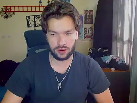 Snapshot of cortelioni_massimo_ chatting on 10.31.25 cortelioni massimo online show from 10.31.25