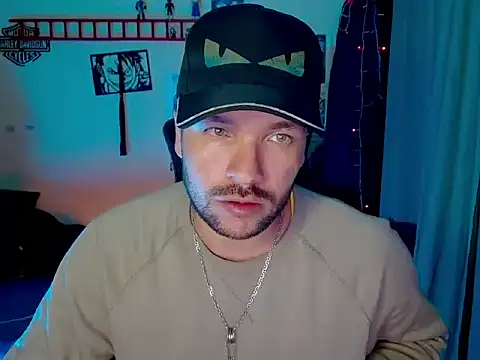 Snapshot of cortelioni_massimo_ chatting on 11.06.25 cortelioni massimo online show from 11.06.25