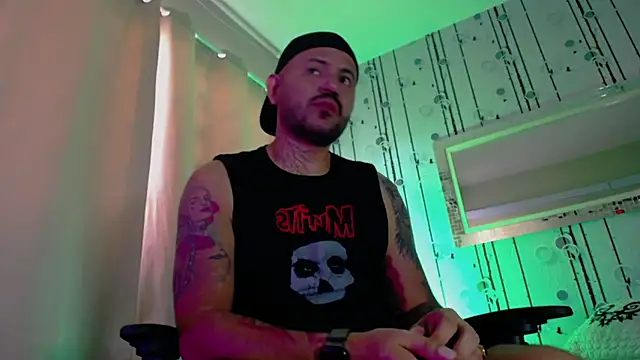 Snapshot of AlphaDrip chatting on 09.23.25 AlphaDrip online show from 09.23.25