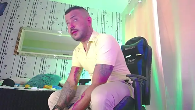 Snapshot of AlphaDrip chatting on 09.24.25 AlphaDrip online show from 09.24.25