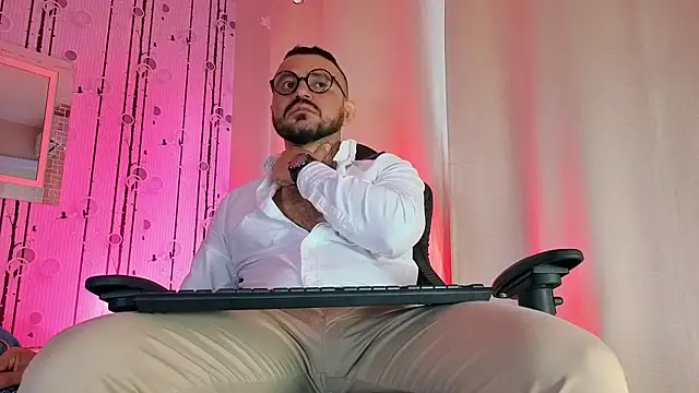 Snapshot of AlphaDrip chatting on 10.10.25 AlphaDrip online show from 10.10.25