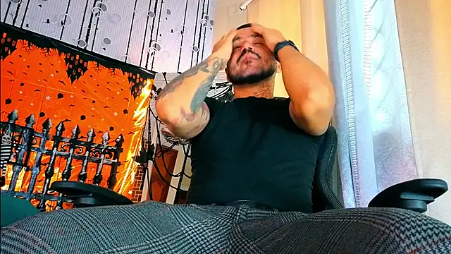 Snapshot of AlphaDrip chatting on 10.30.25 AlphaDrip online show from 10.30.25