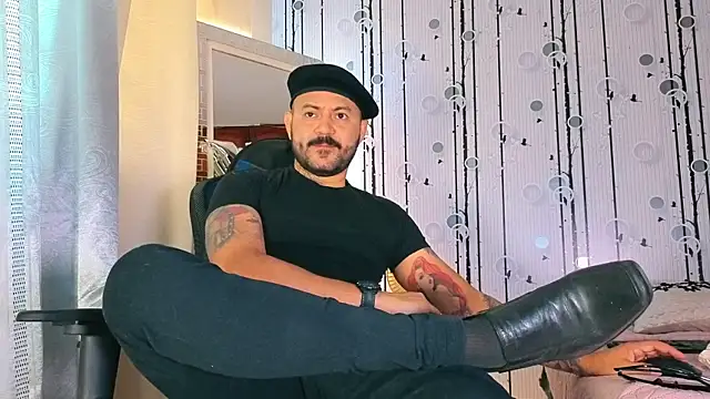 Snapshot of AlphaDrip chatting on 11.06.25 AlphaDrip online show from 11.06.25