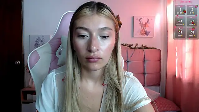 Snapshot of SophiaaLee chatting on 09.27.25 SophiaaLee online show from 09.27.25