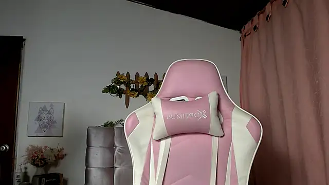 SophiaaLee online show from 04.15.26