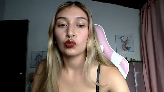 SophiaaLee online show from 04.24.26