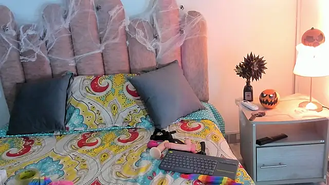 Lily666  online show from 10.18.25