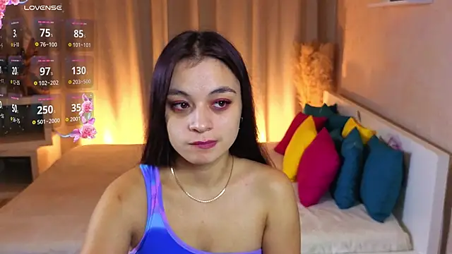 Leila Hefner online show from 09.13.25