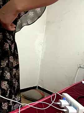 Snapshot of crhong666 chatting on 10.01.25 crhong666 online show from 10.01.25