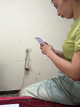 Snapshot of crhong666 chatting on 10.07.25 crhong666 online show from 10.07.25