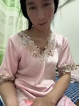 Snapshot of crhong666 chatting on 10.13.25 crhong666 online show from 10.13.25