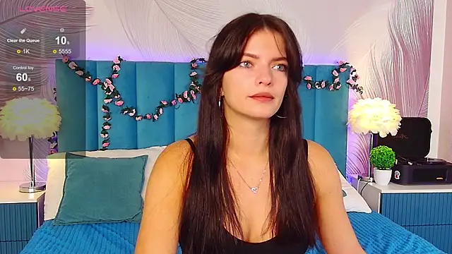 Snapshot of kimberlyy77 chatting on 09.15.25 kimberlyy77 online show from 09.15.25