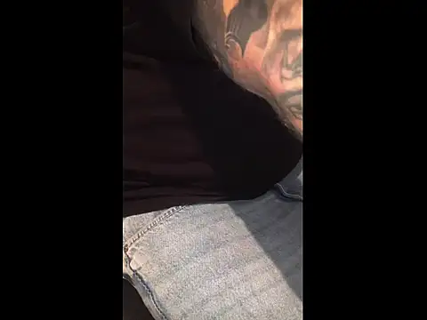 Snapshot of JeffryBoy36 chatting on 11.15.25 JeffryBoy36 online show from 11.15.25