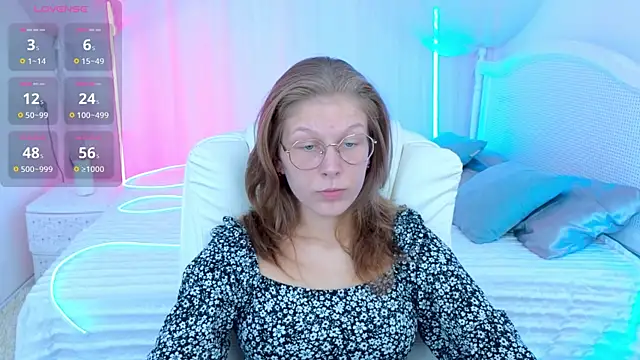 Lilly Belly online show from 09.09.25